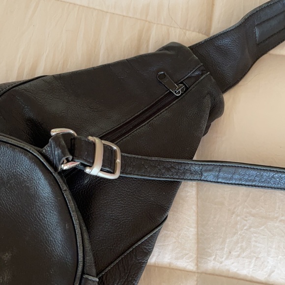 Leather backpack - Picture 4 of 5